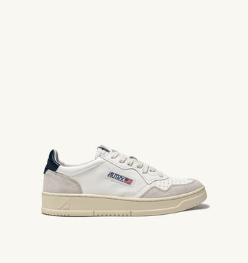 MEDALIST LOW IN PELLE BIANCA E BLU E SUEDE BEIGE